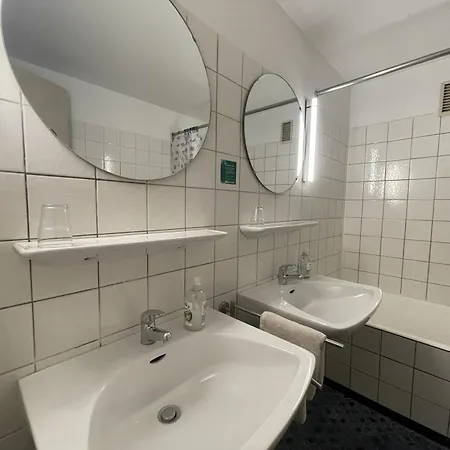 Leo Ξενοδοχείο με διαμερίσματα 3*